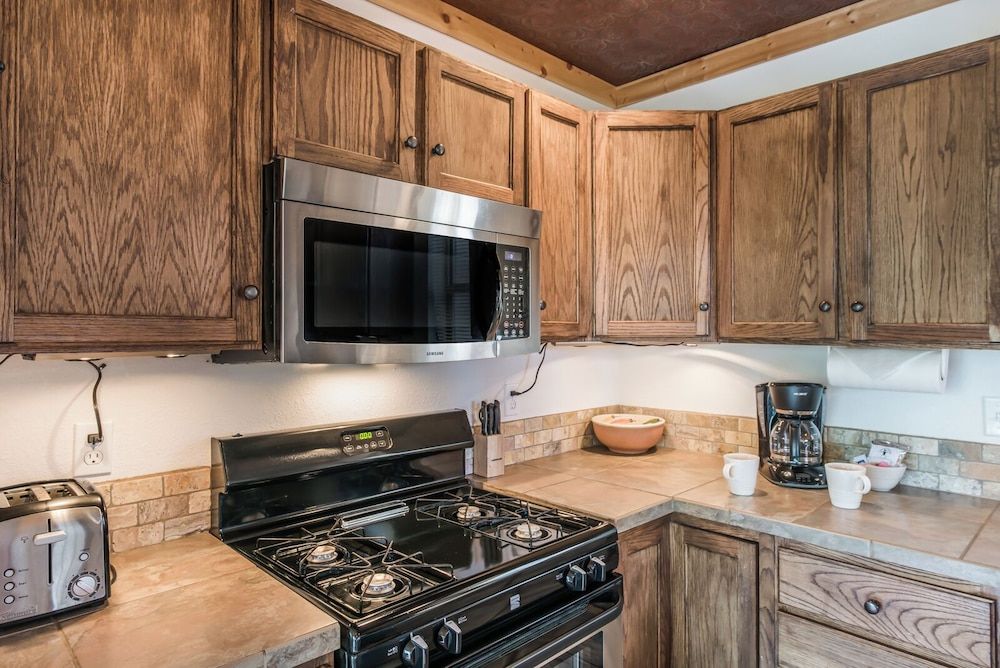Studio (2 Bedrooms)