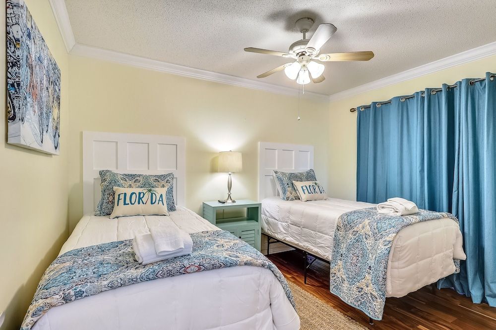 Condo, 2 Bedrooms