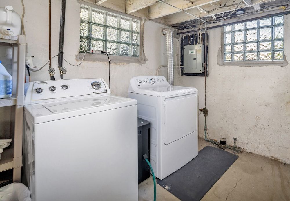 Cozy Cottage In The Heart Of Hyde Park 1 Bedroom Home by RedAwning House, 1 Bedroom 15