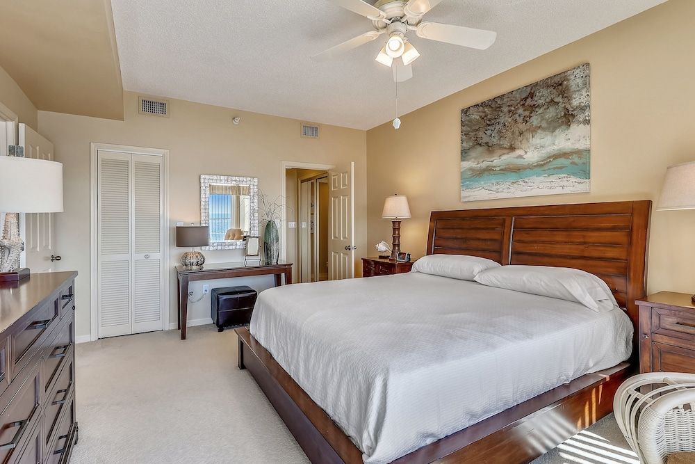 Condo, 3 Bedrooms