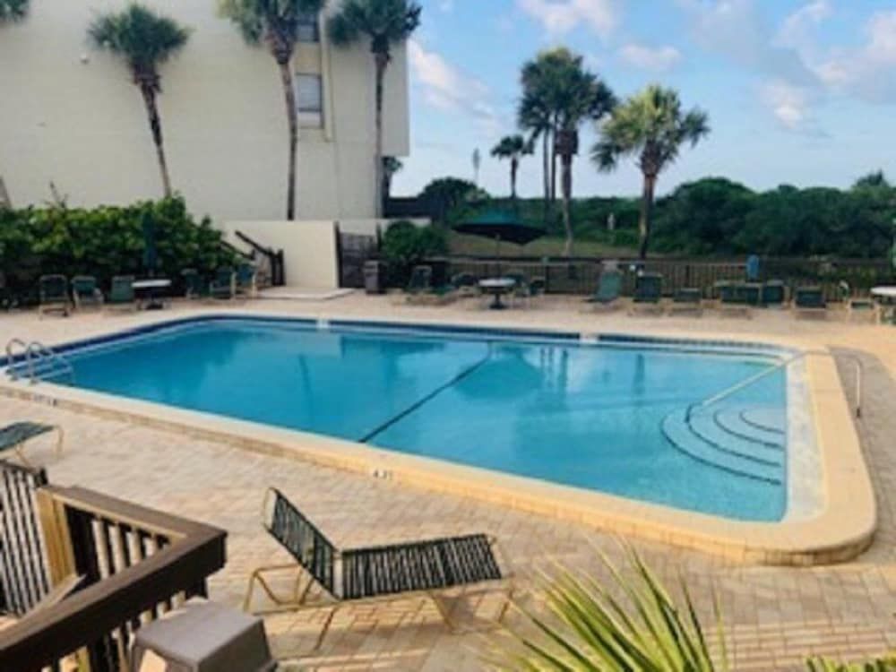 Condo, 2 Bedrooms
