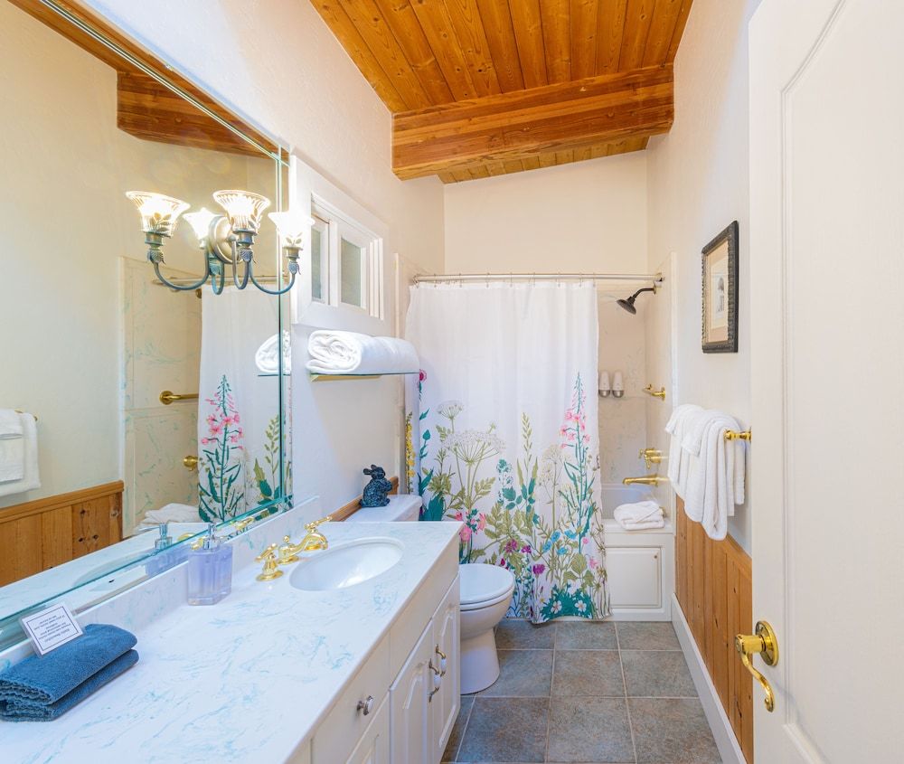 Rendezvous Mendocino Evergreen Studio 8