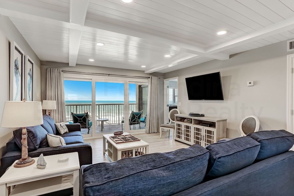 Condo, 2 Bedrooms