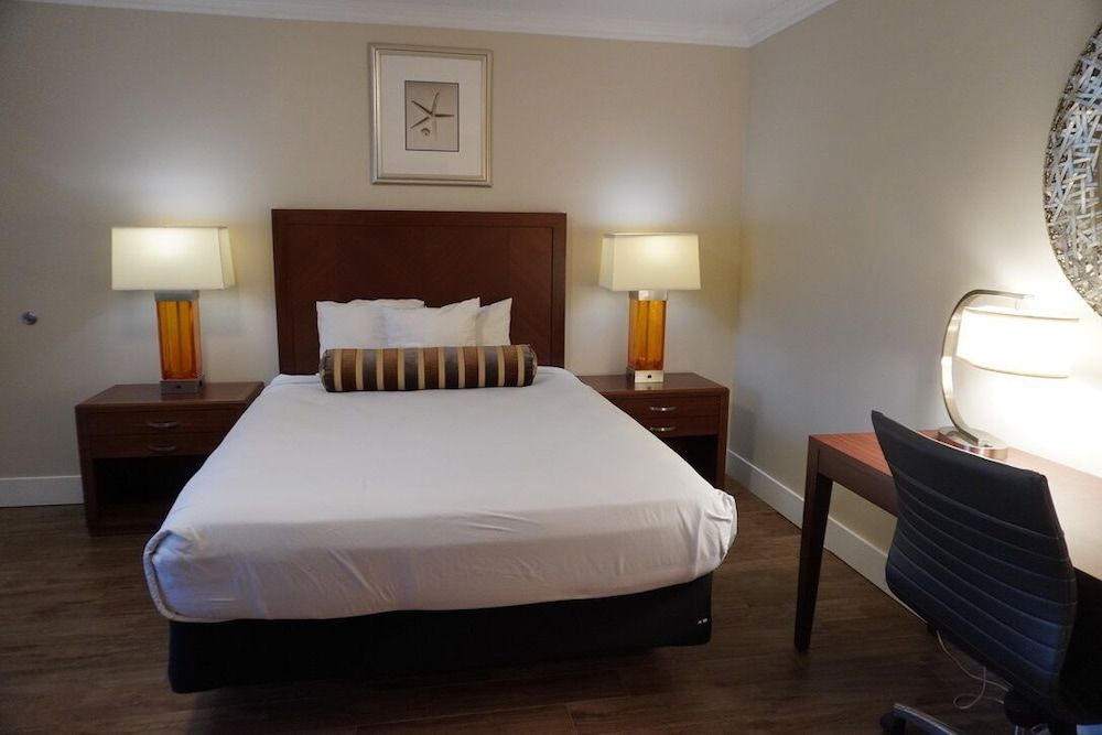 Rose Garden Inn Standard Room, 1 Queen Bed 2