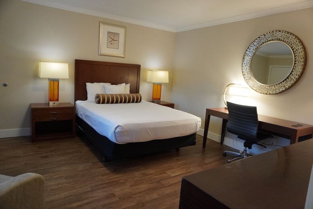 Rose Garden Inn Standard Room, 1 Queen Bed 3