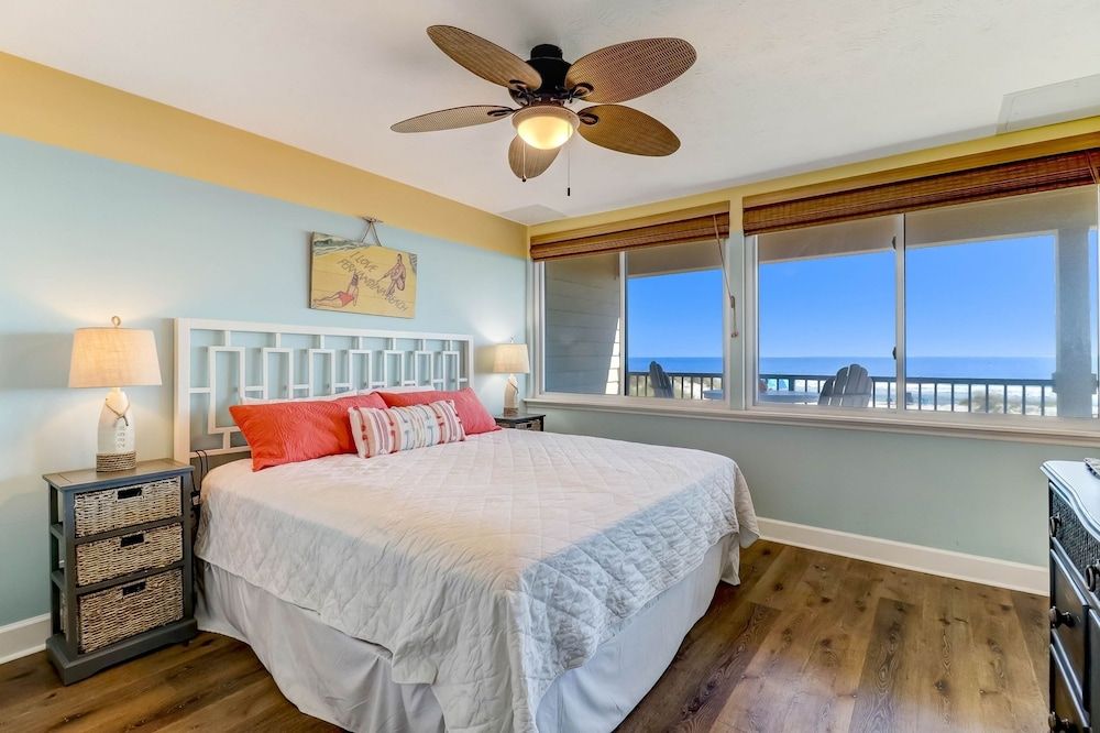 Condo, 2 Bedrooms