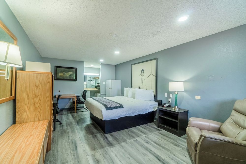 Purple Sage By OYO Snyder TX Room, 1 King Bed, Accessible, Non Smoking 2