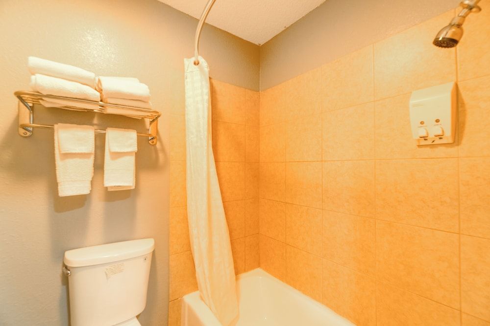 Purple Sage By OYO Snyder TX Room, 2 Queen Beds, Kitchenette 13