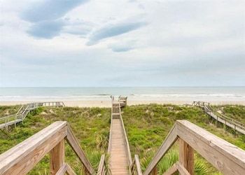 Condo, 2 Bedrooms