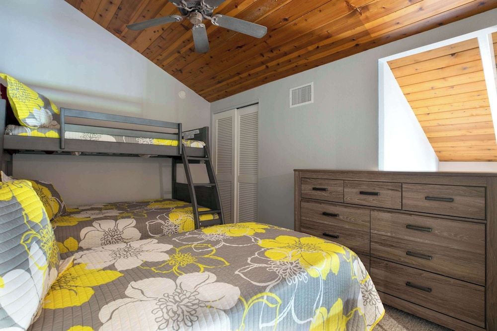 Condo, Multiple Beds, Balcony, Ocean View (Kanaloa 2403)