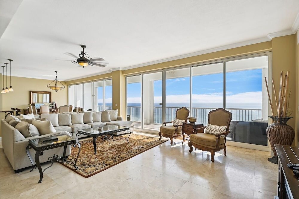 Condo, 3 Bedrooms