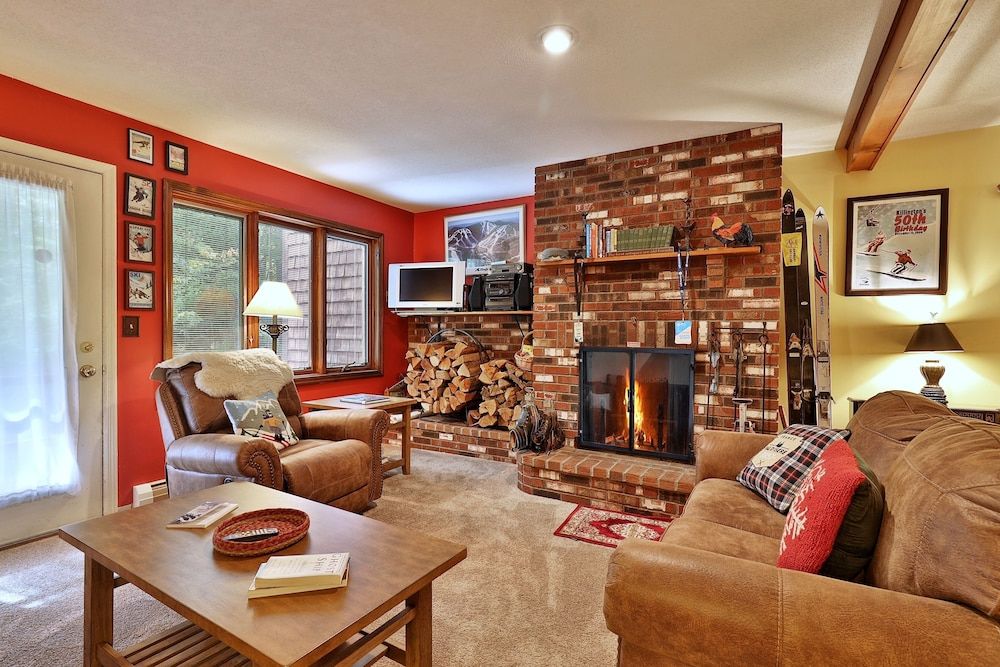 Condo, 2 Bedrooms