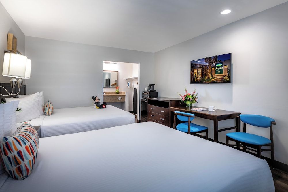 Alpine Inn Standard Room, 2 Queen Beds 2