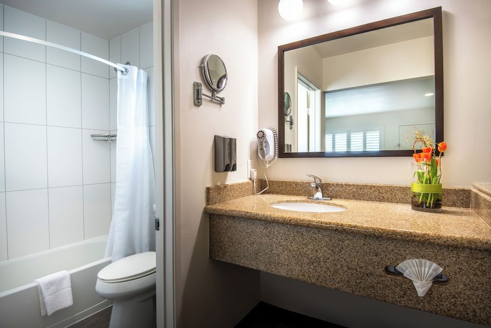 Alpine Inn Standard Room, 2 Queen Beds 4