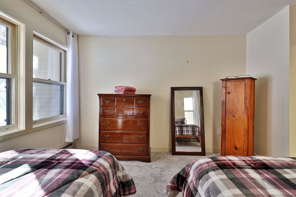 Condo, 2 Bedrooms