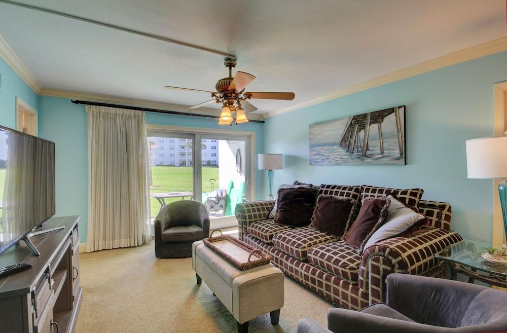 Condo, 2 Bedrooms