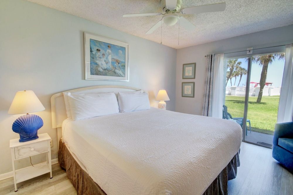 Condo, 2 Bedrooms