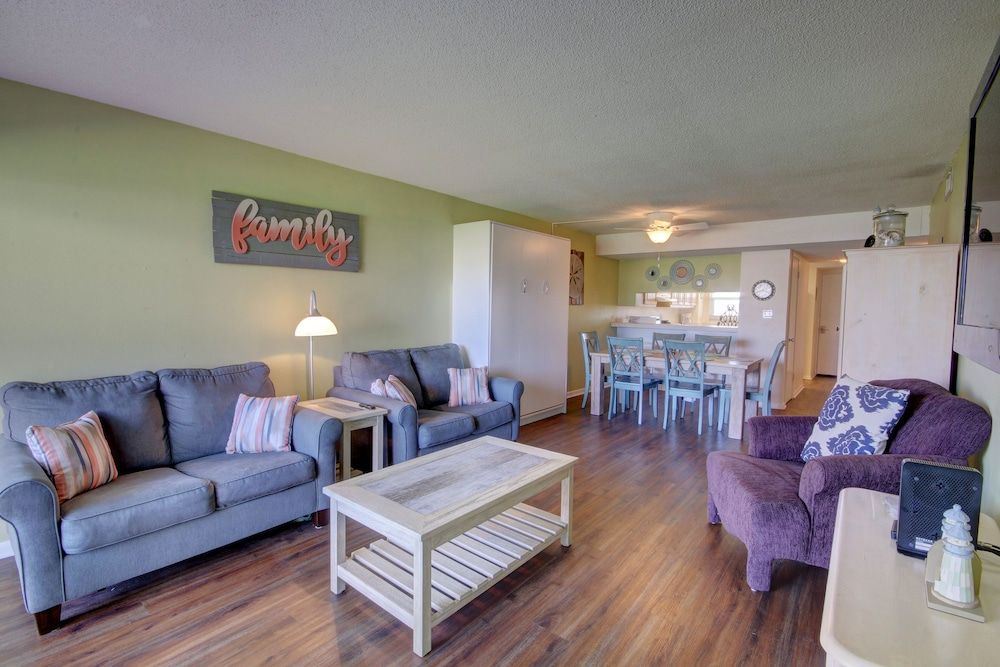 Condo, 2 Bedrooms