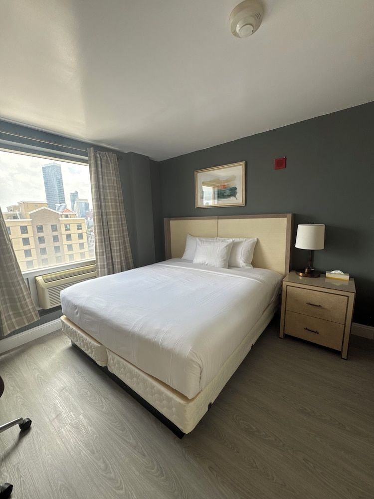 Romana Hotel - NYC Double Room, 1 King Bed, Non Smoking 2