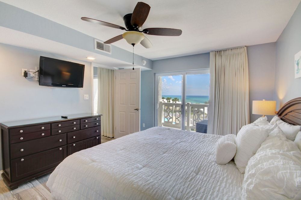 Condo, 2 Bedrooms