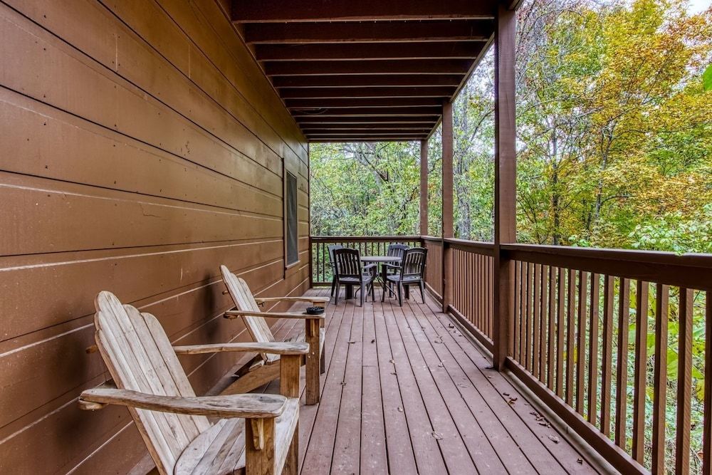 Ern819 - Mountain Majesty - Great Location! Close To All The Action! 5 Bedroom Cabin by RedAwning Cabin, 5 Bedrooms 39