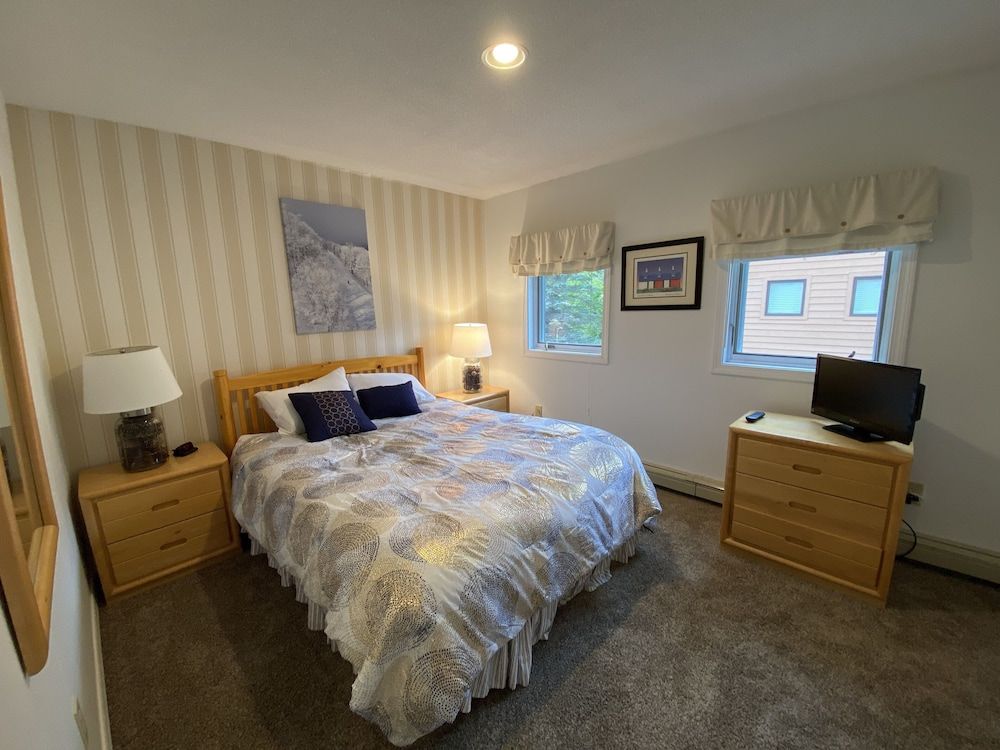 Condo, 2 Bedrooms