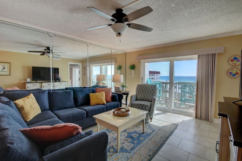 Condo, 2 Bedrooms