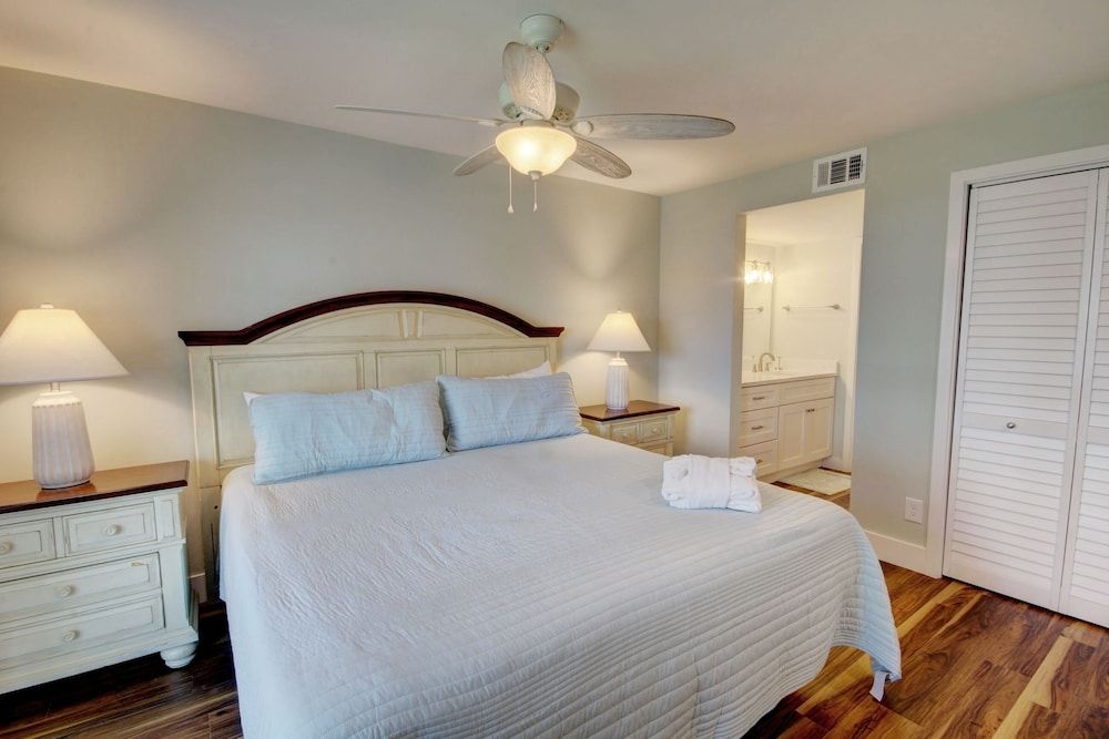 Condo, 2 Bedrooms