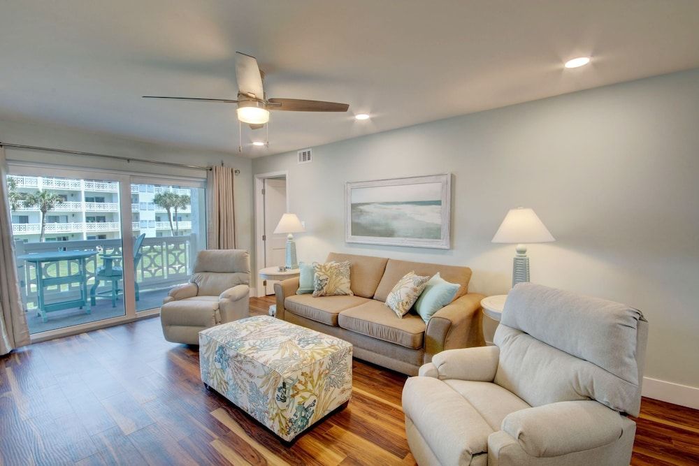 Condo, 2 Bedrooms