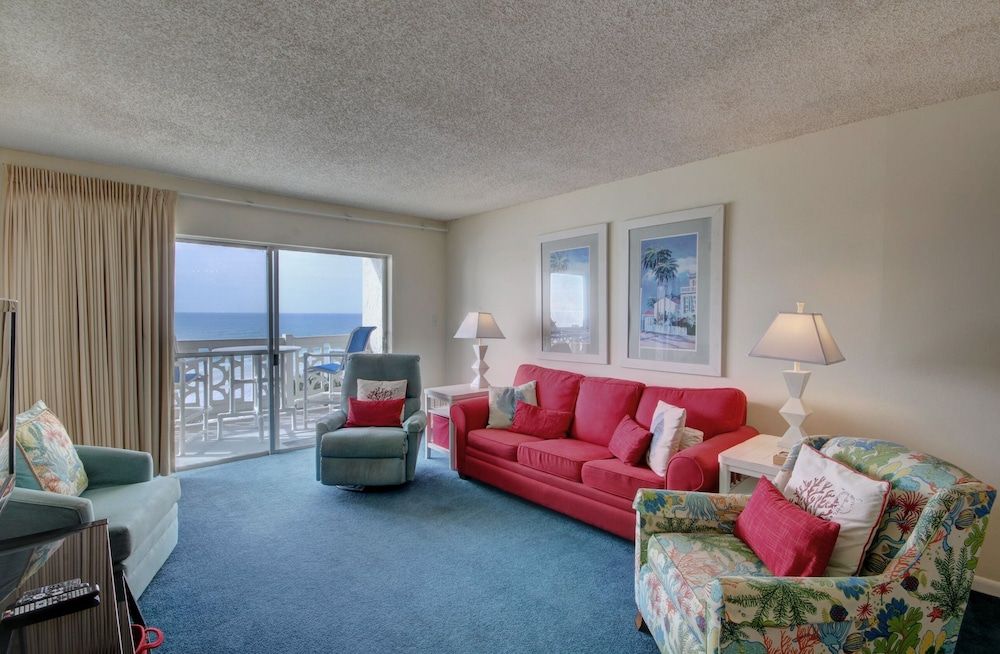 Condo, 2 Bedrooms