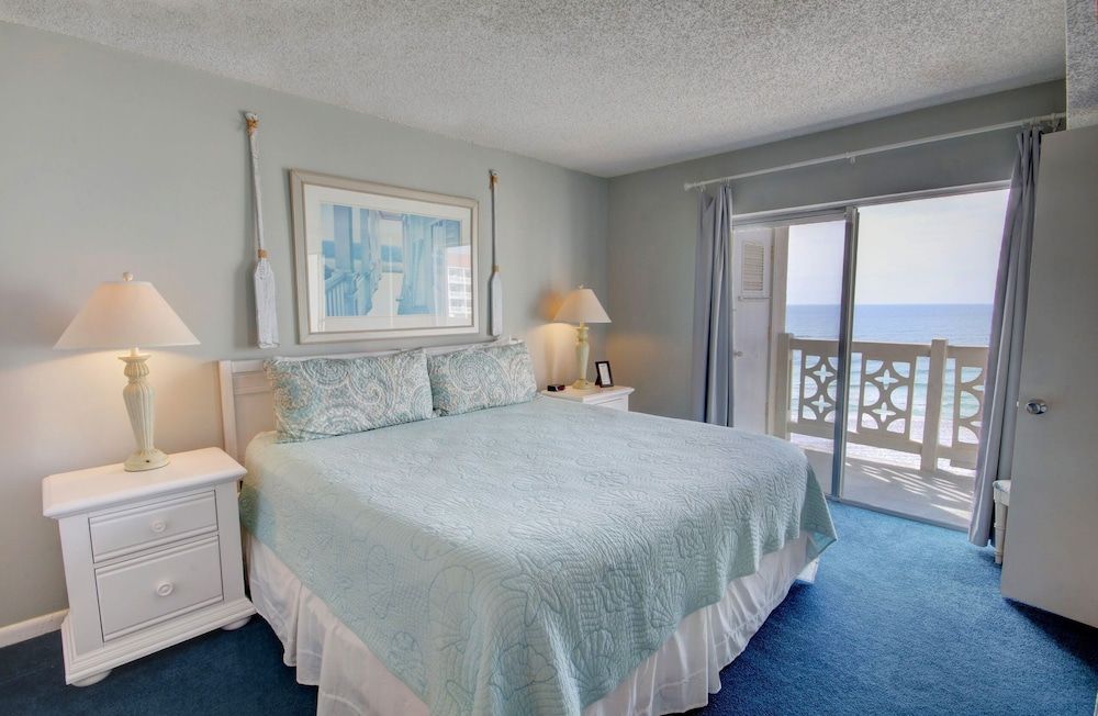 Condo, 2 Bedrooms