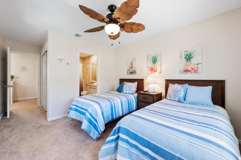 Condo, 2 Bedrooms