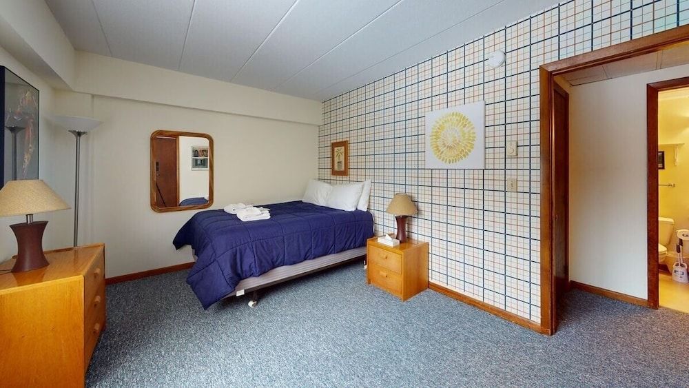 Condo, 2 Bedrooms