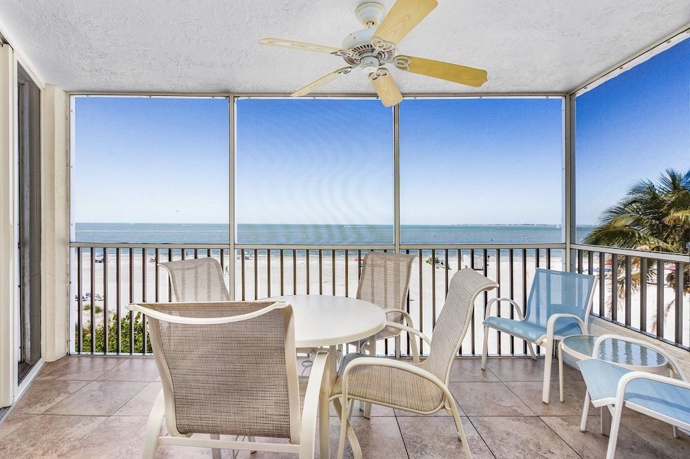 Condo, 2 Bedrooms