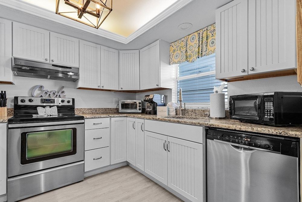 Condo, 2 Bedrooms