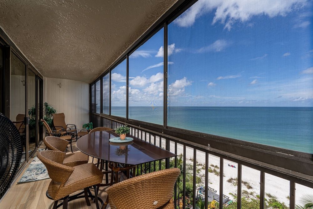 Condo, 2 Bedrooms