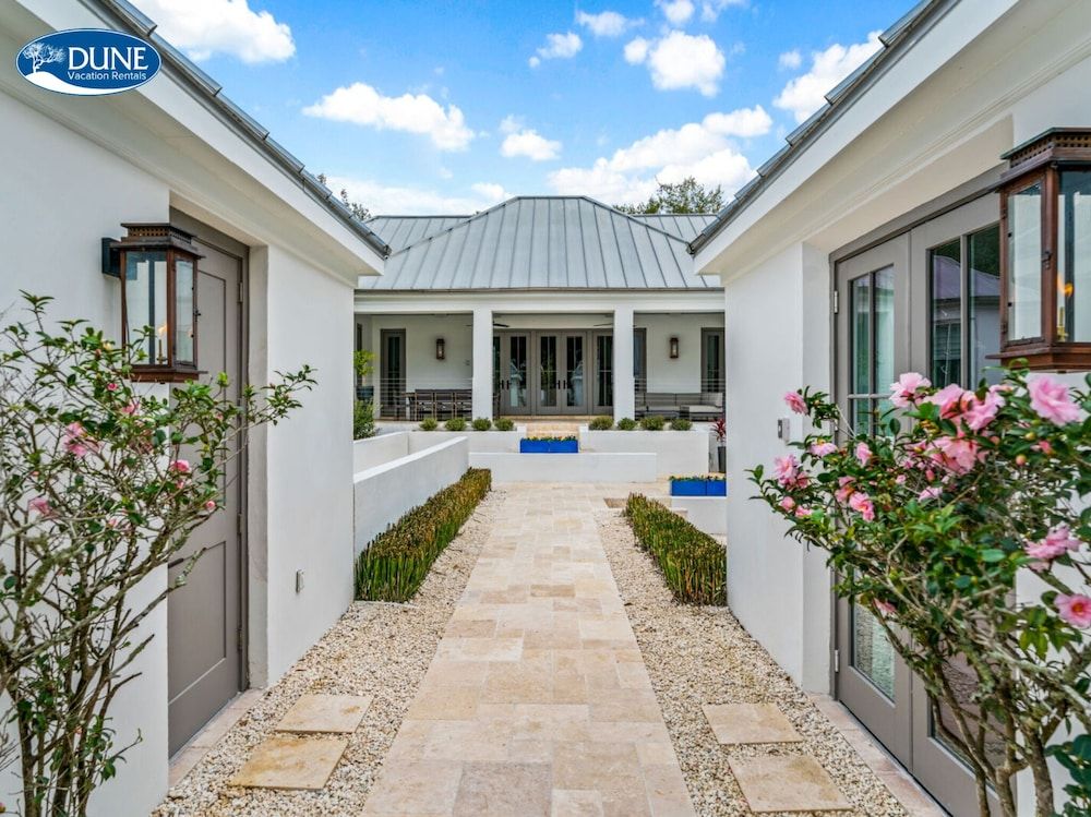 House, 6 Bedrooms