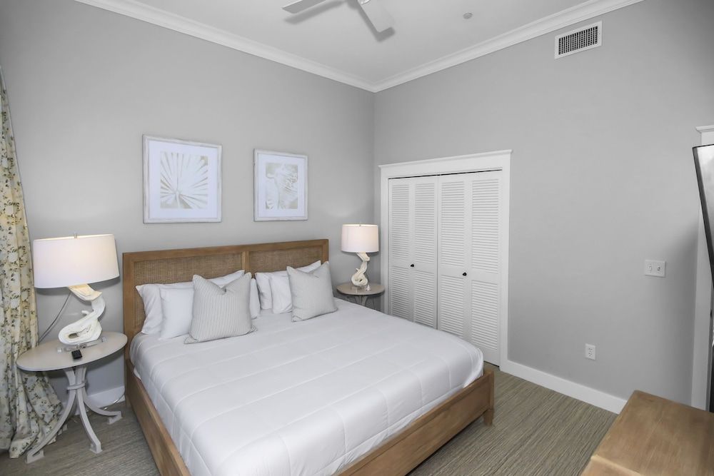 Condo, 2 Bedrooms