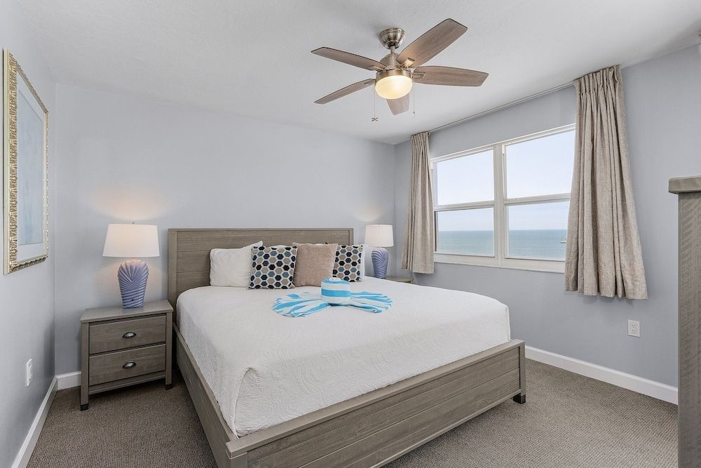 Condo, 2 Bedrooms