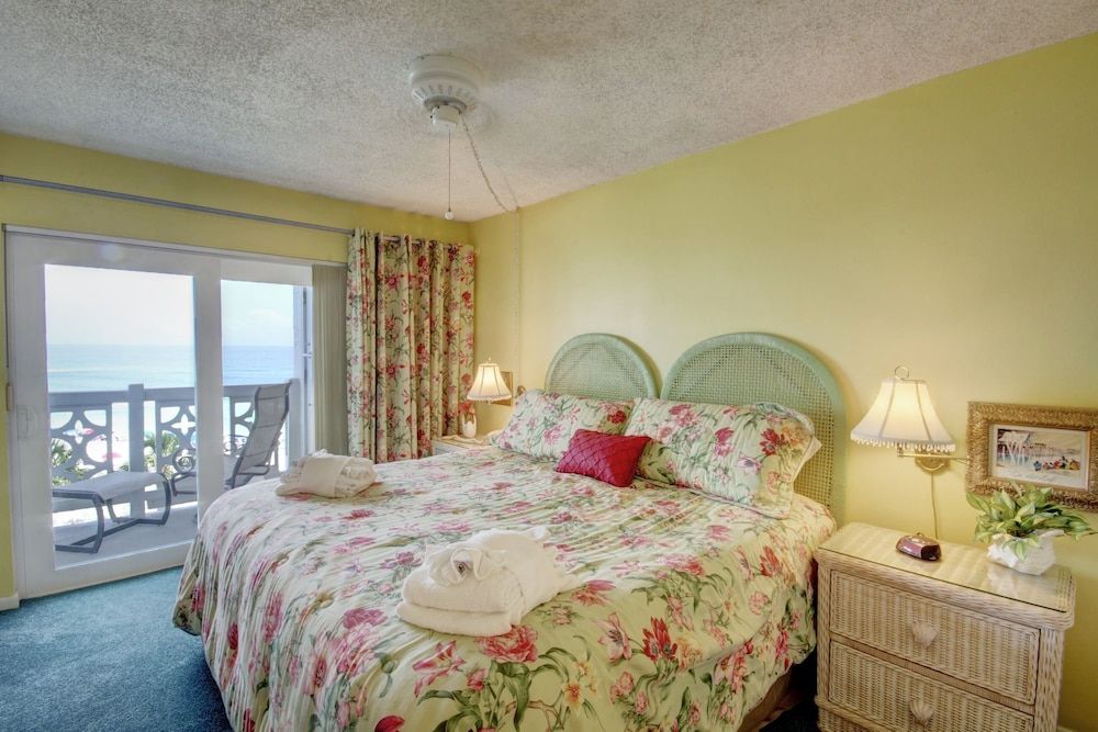 Condo, 2 Bedrooms