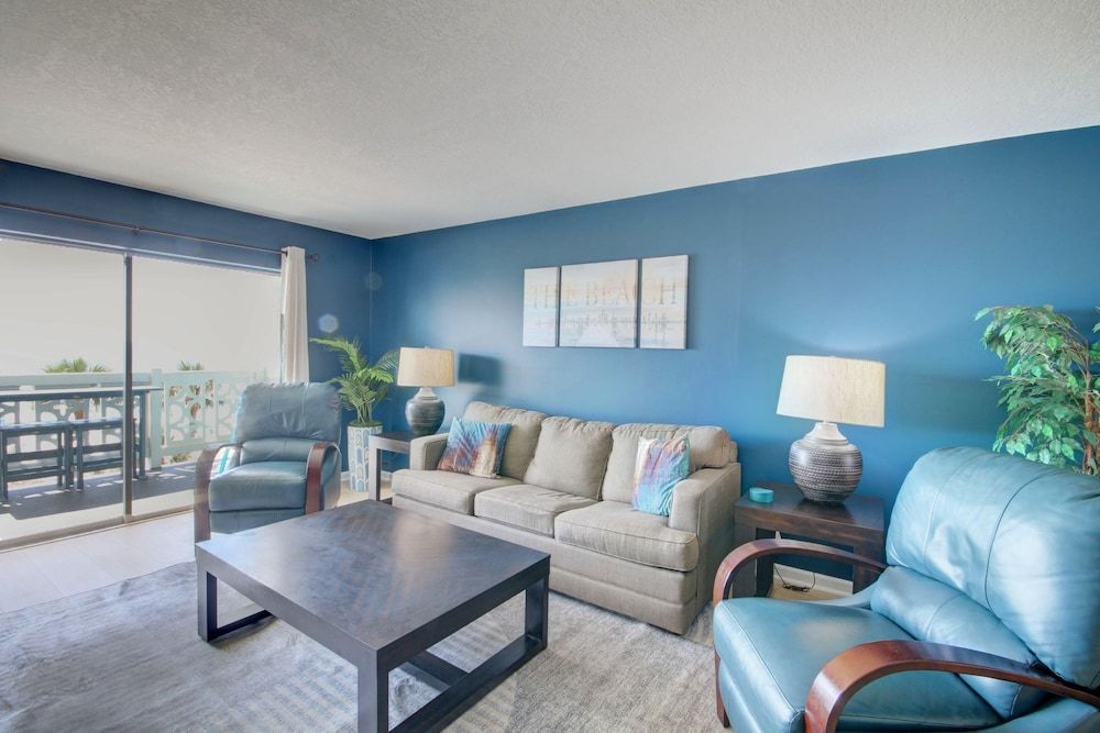 Condo, 2 Bedrooms
