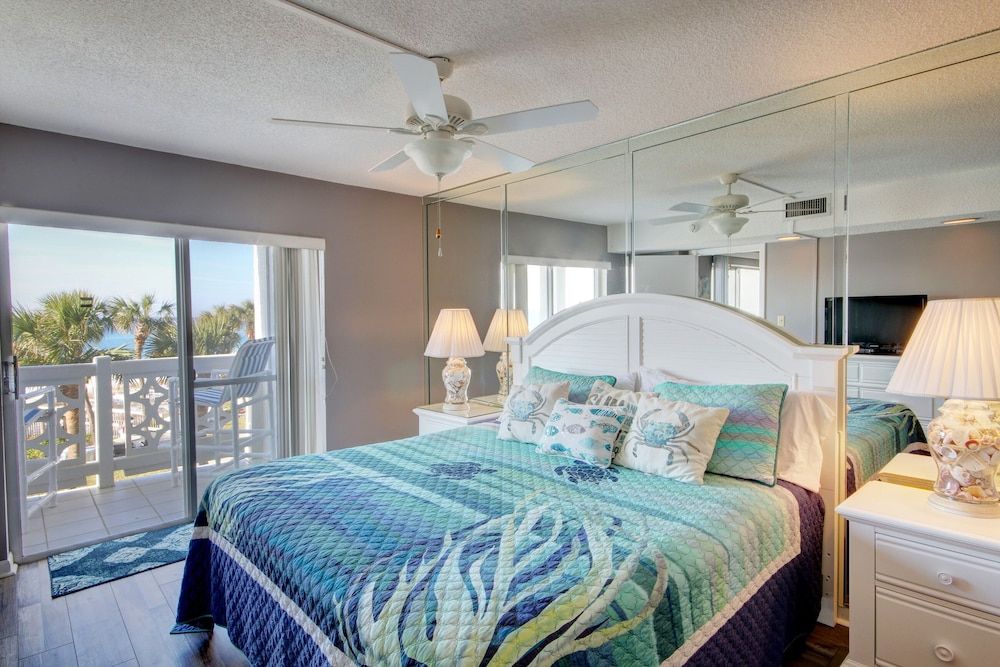 Condo, 2 Bedrooms