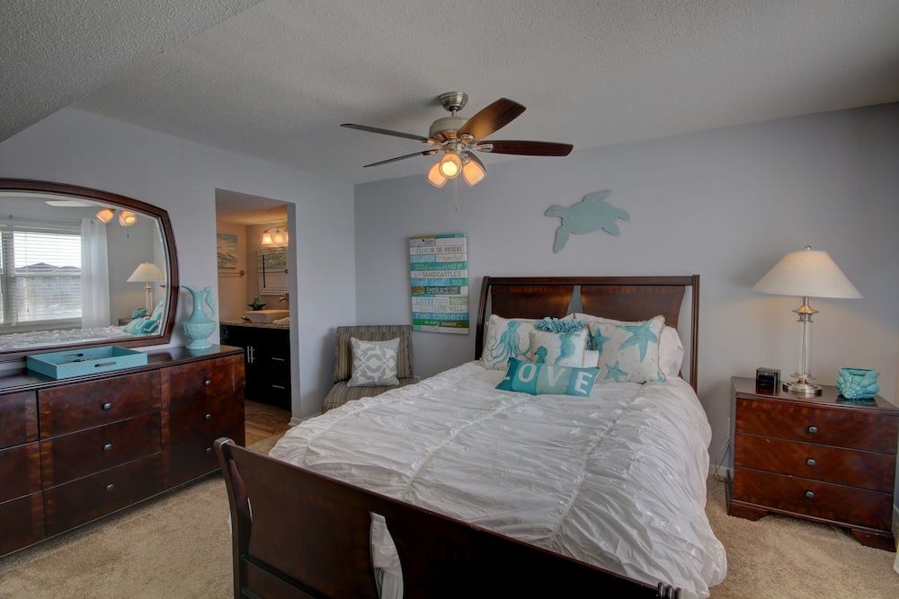 Condo, 2 Bedrooms