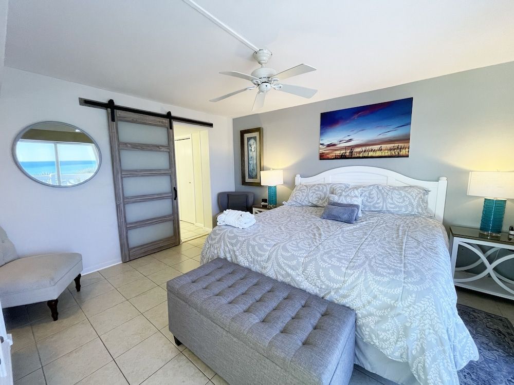 Condo, 2 Bedrooms