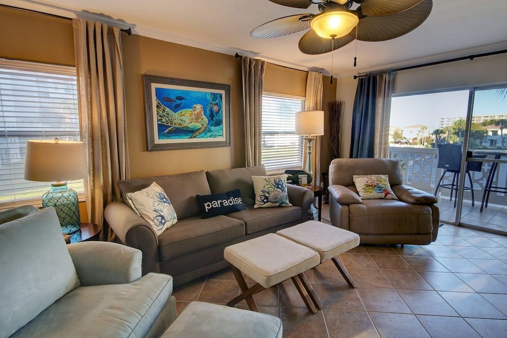 Condo, 2 Bedrooms
