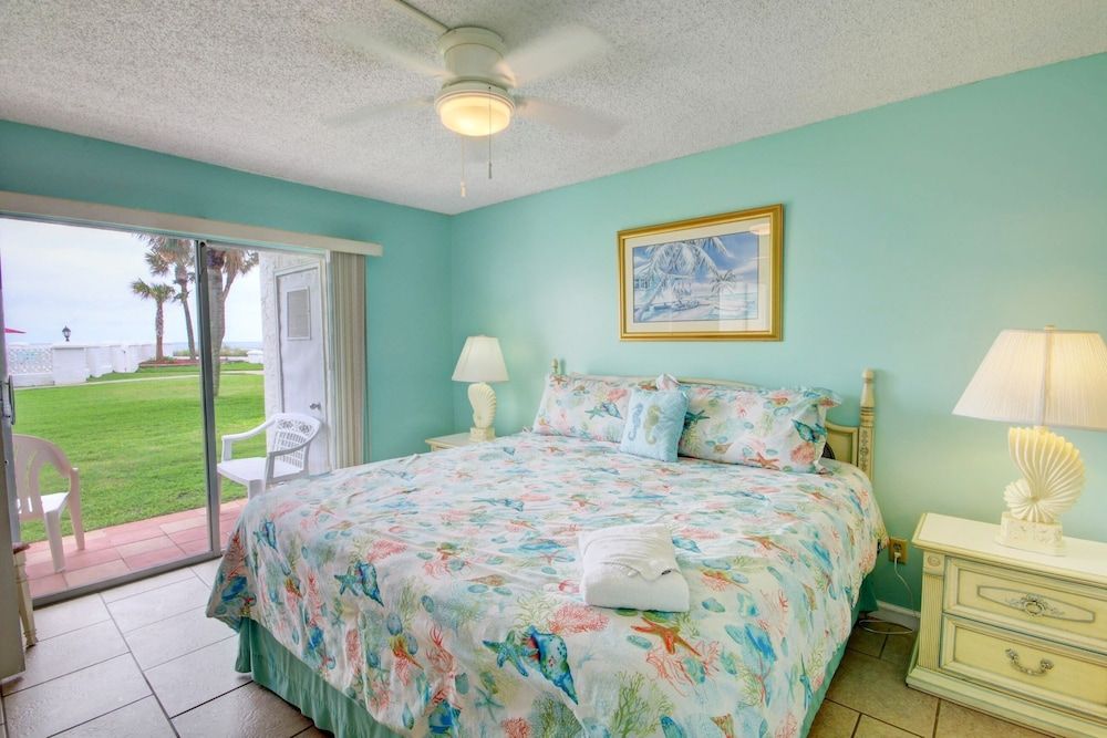 Condo, 2 Bedrooms