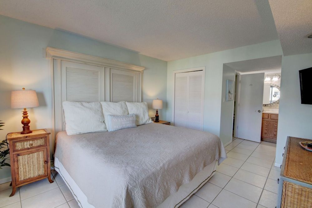 Condo, 2 Bedrooms