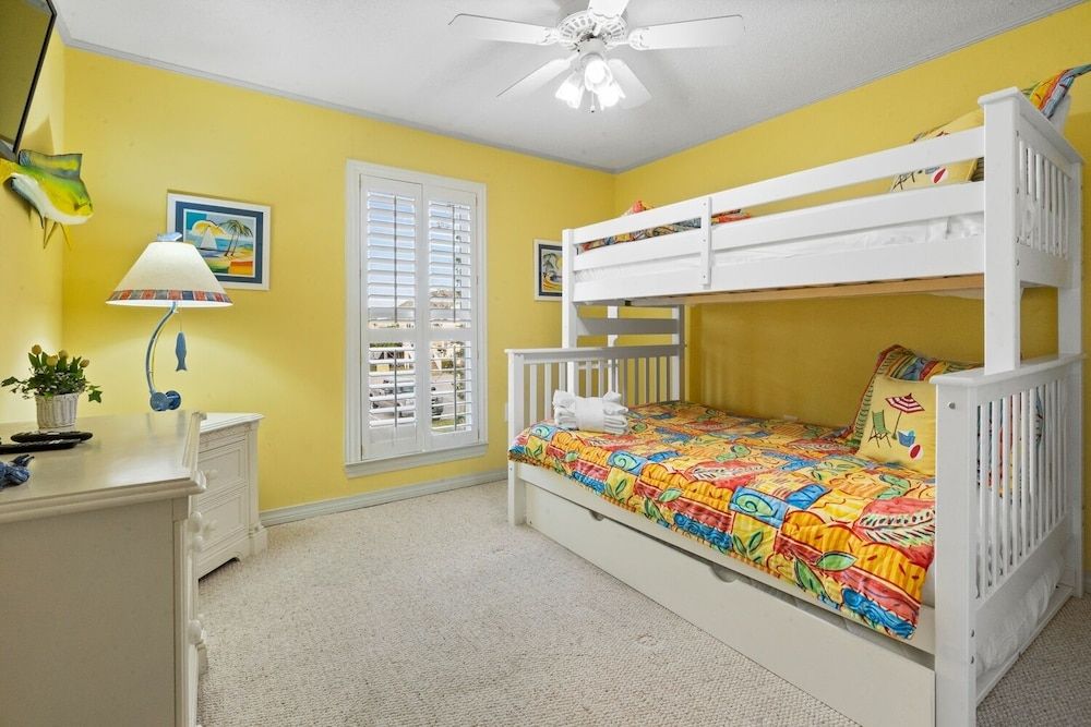 Condo, 3 Bedrooms