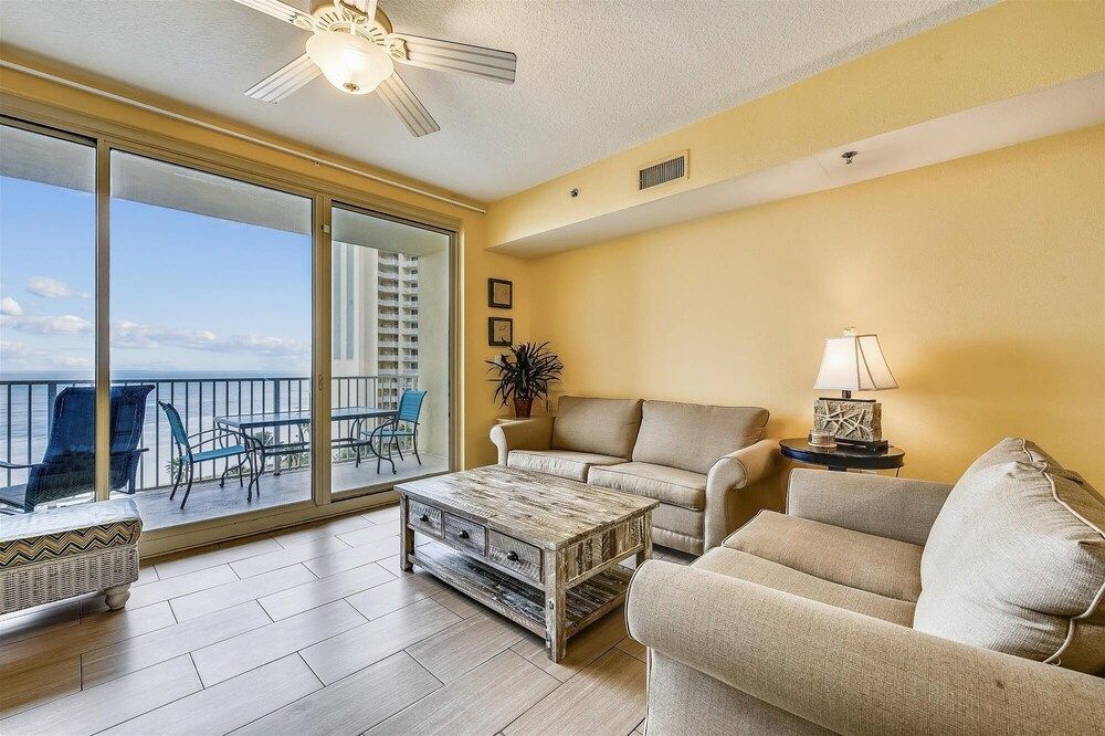 Condo, 2 Bedrooms