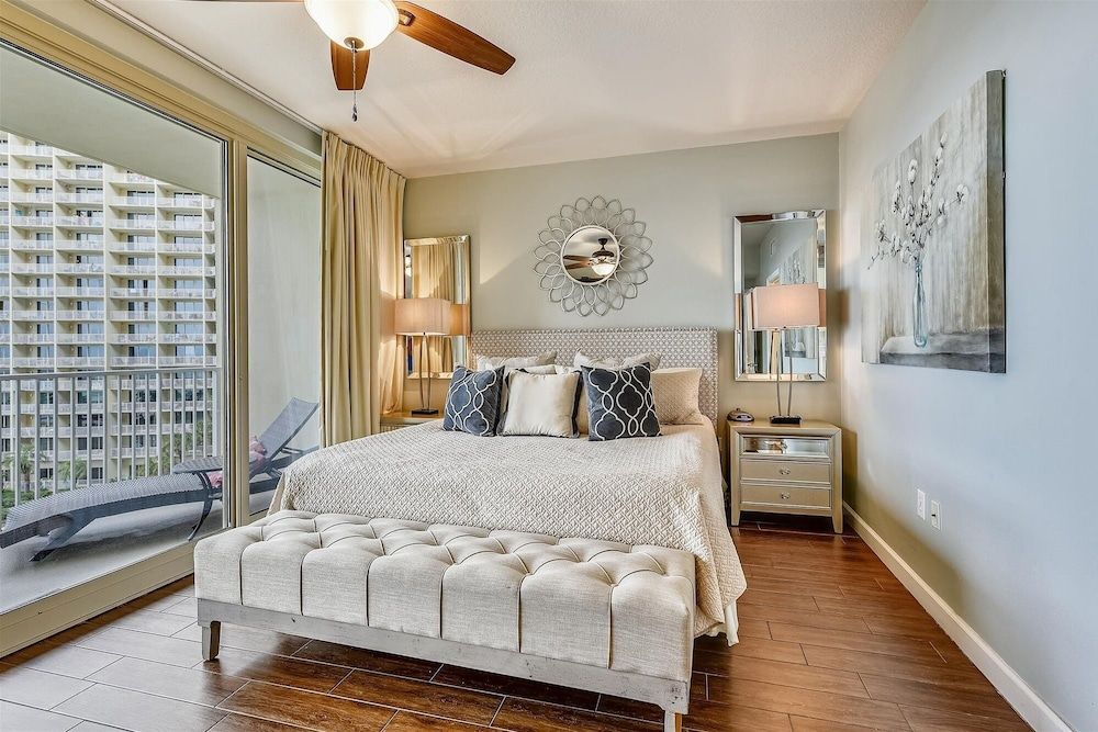 Condo, 2 Bedrooms